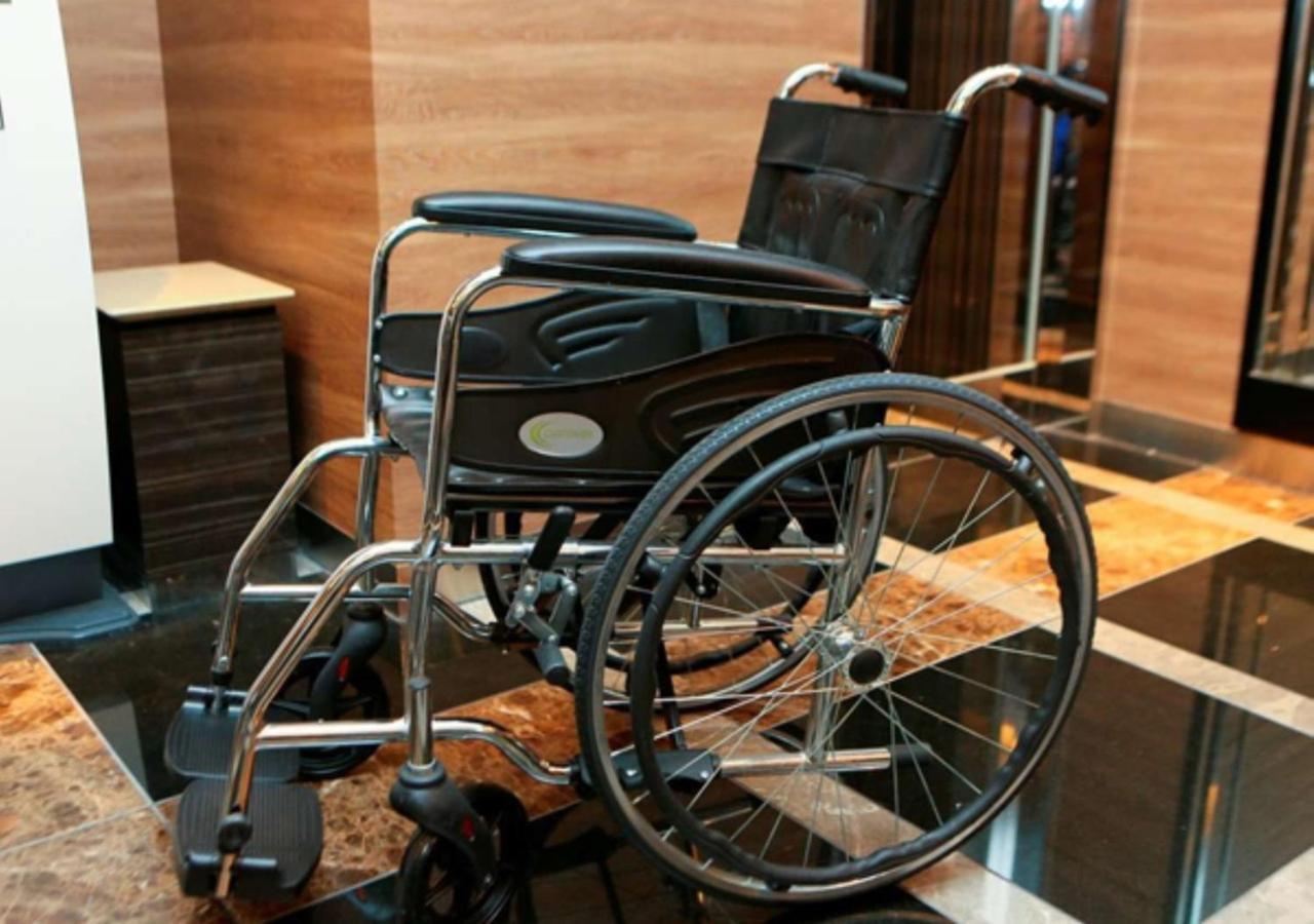 Apa Hotel & Resort Hakata Ekihigashi Fukuoka  Bagian luar foto