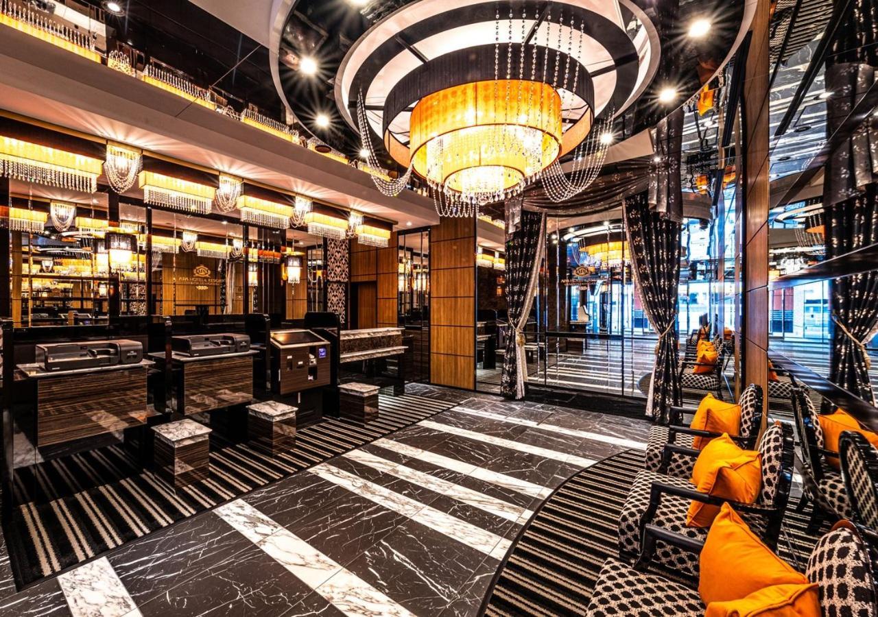 Apa Hotel & Resort Hakata Ekihigashi Fukuoka  Bagian luar foto